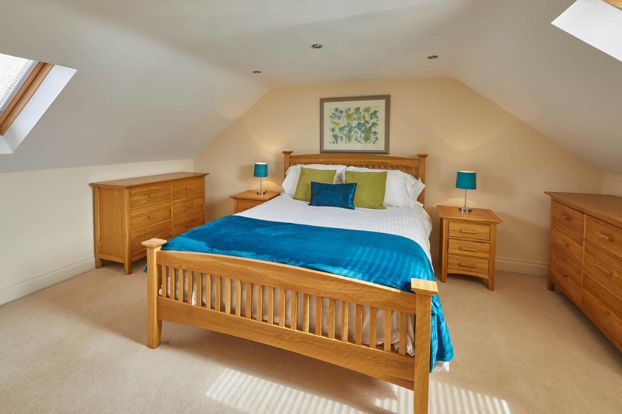 Host & Stay - The Railway Retreat Whitby Bagian luar foto