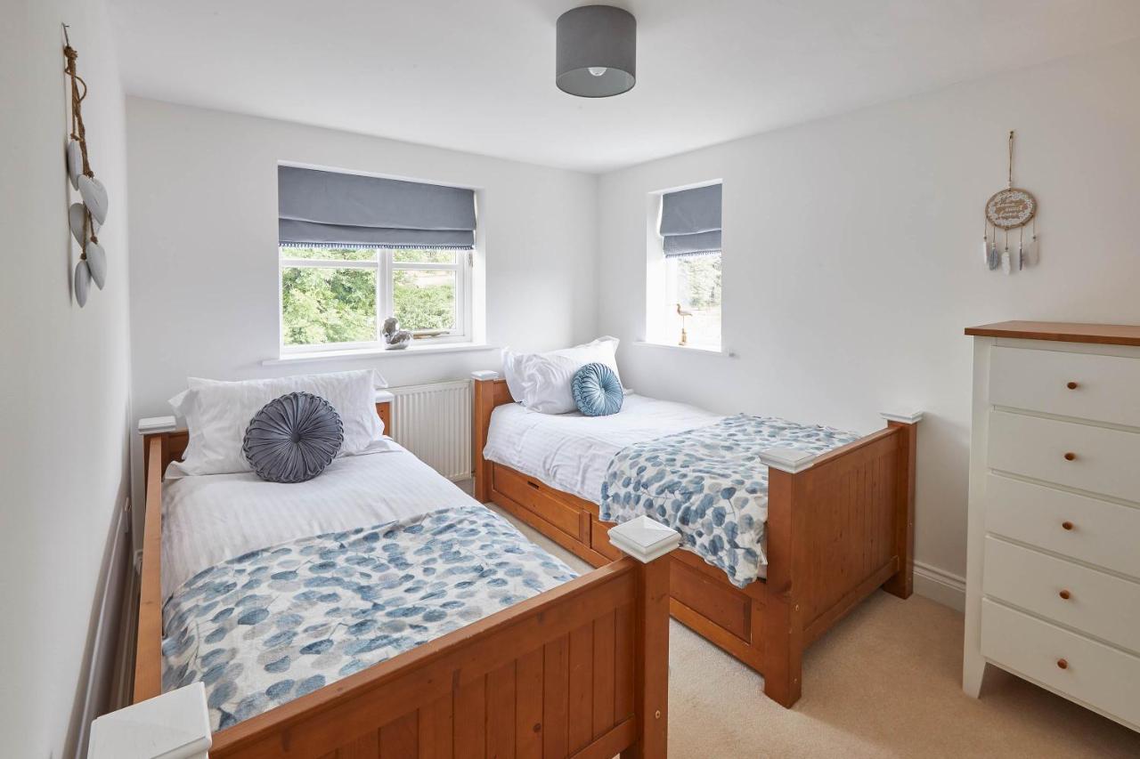 Host & Stay - The Railway Retreat Whitby Bagian luar foto