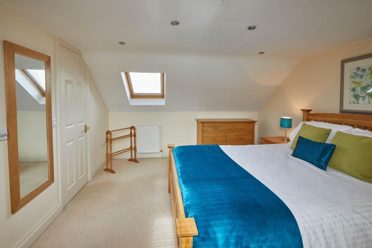 Host & Stay - The Railway Retreat Whitby Bagian luar foto