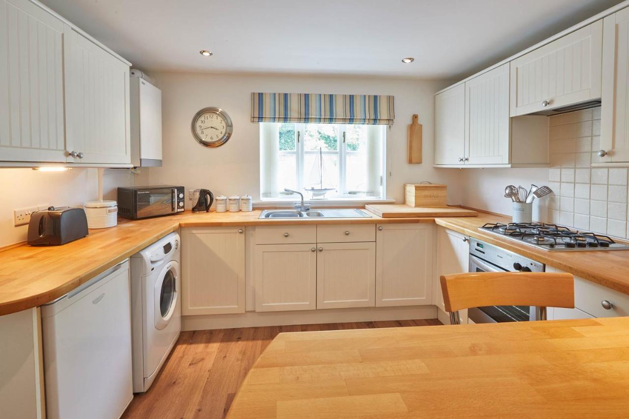 Host & Stay - The Railway Retreat Whitby Bagian luar foto